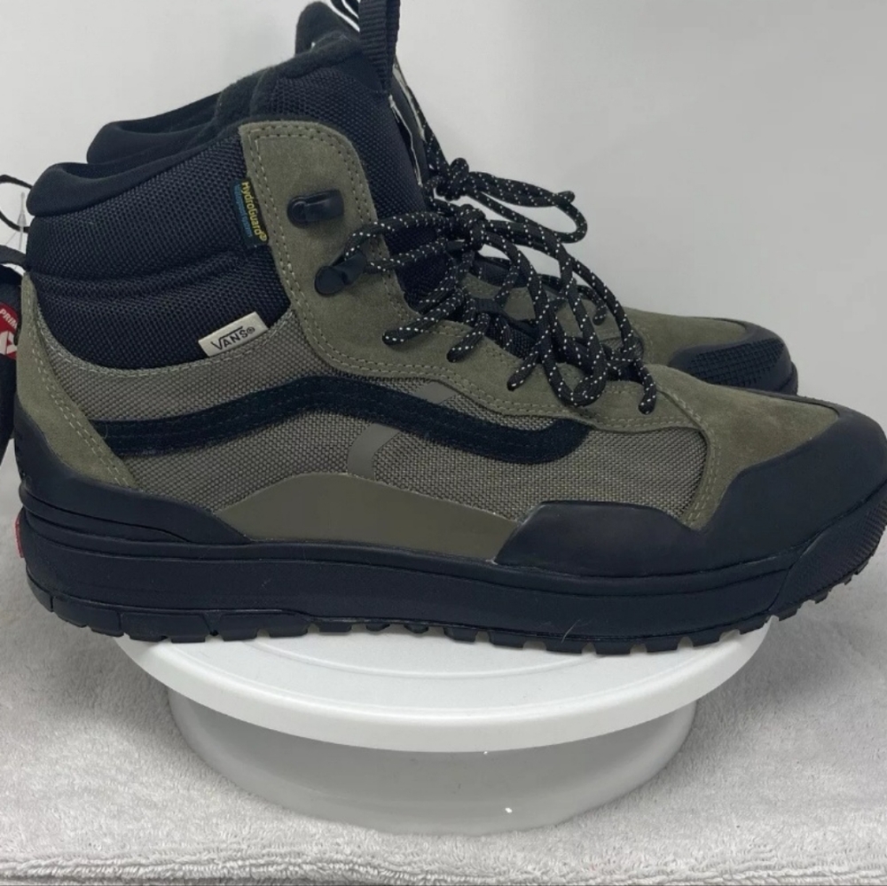 Vans Hiking shoes in Black and Olive
